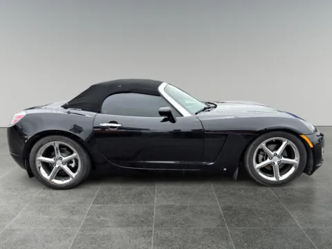 More photos of 2008 Saturn Sky Carbon Flash SE at Dorsett Nissan, IN