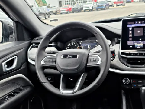 More photos of 2024 Jeep Compass Latitude at Dorsett Nissan, IN
