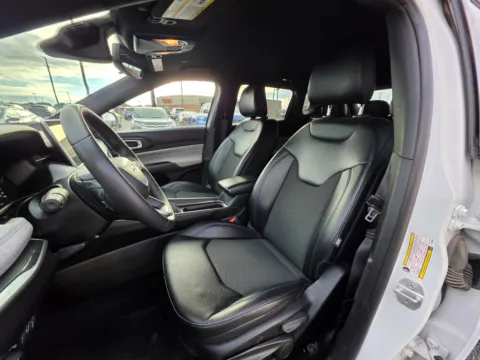 More photos of 2024 Jeep Compass Latitude at Dorsett Nissan, IN