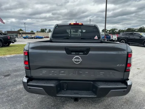 More photos of 2027 Nissan Frontier SV at Dorsett Nissan, IN