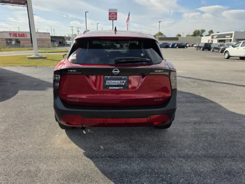 More photos of 2027 Nissan Kicks SR at Dorsett Nissan, IN