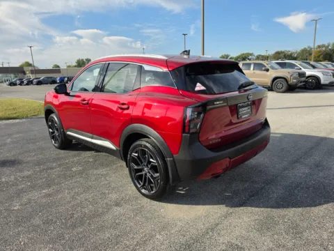 More photos of 2027 Nissan Kicks SR at Dorsett Nissan, IN