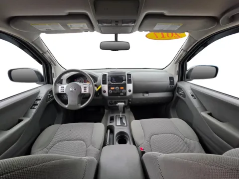 Photos of 2017 Nissan Frontier SV V6 for sale in Terre Haute, IN at Dorsett Nissan