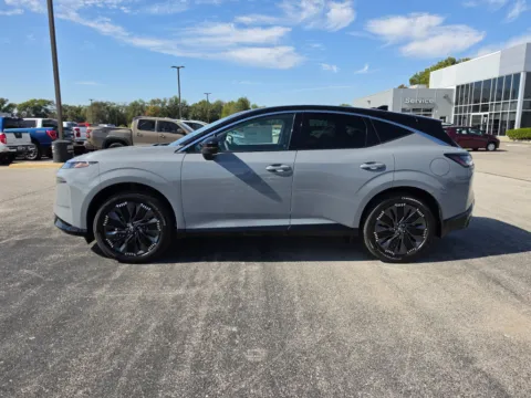 Photos of 2026 Nissan Murano Platinum for sale in Terre Haute, IN at Dorsett Nissan