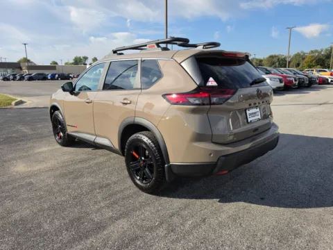 More photos of 2027 Nissan Rogue Rock Creek at Dorsett Nissan, IN