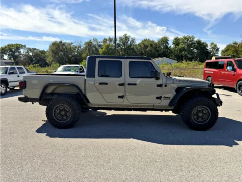 More photos of 2020 Jeep Gladiator Sport at Dorsett Nissan, IN
