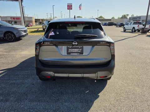 More photos of 2027 Nissan Kicks SV at Dorsett Nissan, IN