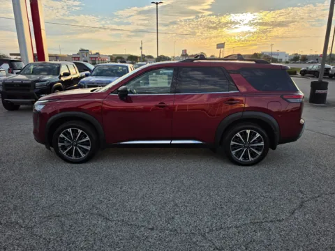 Photos of 2026 Nissan Pathfinder Platinum for sale in Terre Haute, IN at Dorsett Nissan