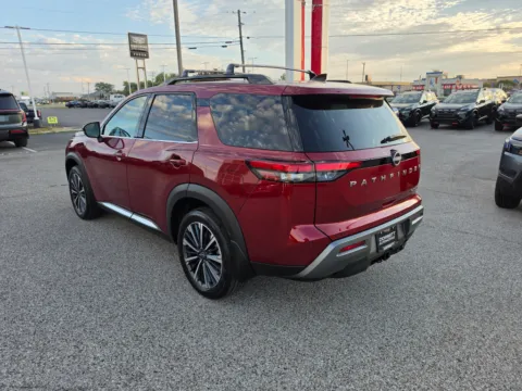 More photos of 2026 Nissan Pathfinder Platinum at Dorsett Nissan, IN