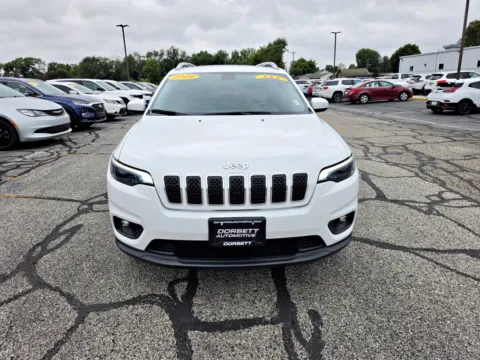 Photos of 2019 Jeep Cherokee Latitude Plus for sale in Terre Haute, IN at Dorsett Nissan
