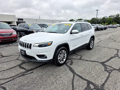 White 2019 Jeep Cherokee Latitude Plus for sale in Terre Haute, IN