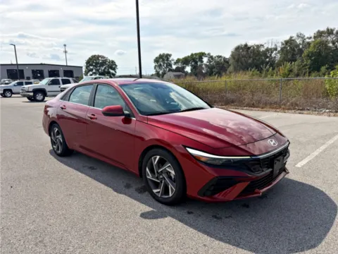 More photos of 2025 Hyundai Elantra Limited at Dorsett Nissan, IN