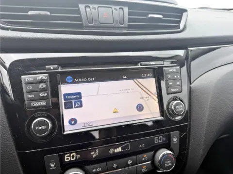 More photos of 2017 Nissan Rogue Sport SL at Dorsett Nissan, IN