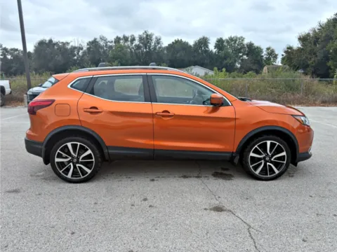 More photos of 2017 Nissan Rogue Sport SL at Dorsett Nissan, IN