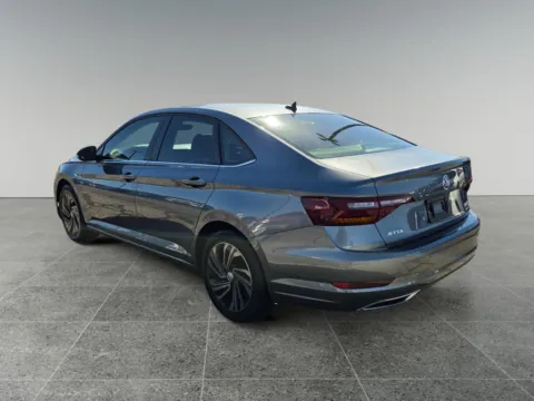 More photos of 2019 Volkswagen Jetta SEL Premium at Dorsett Nissan, IN