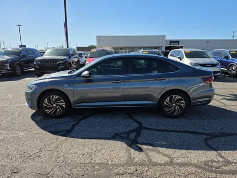 Photos of 2019 Volkswagen Jetta SEL Premium for sale in Terre Haute, IN at Dorsett Nissan