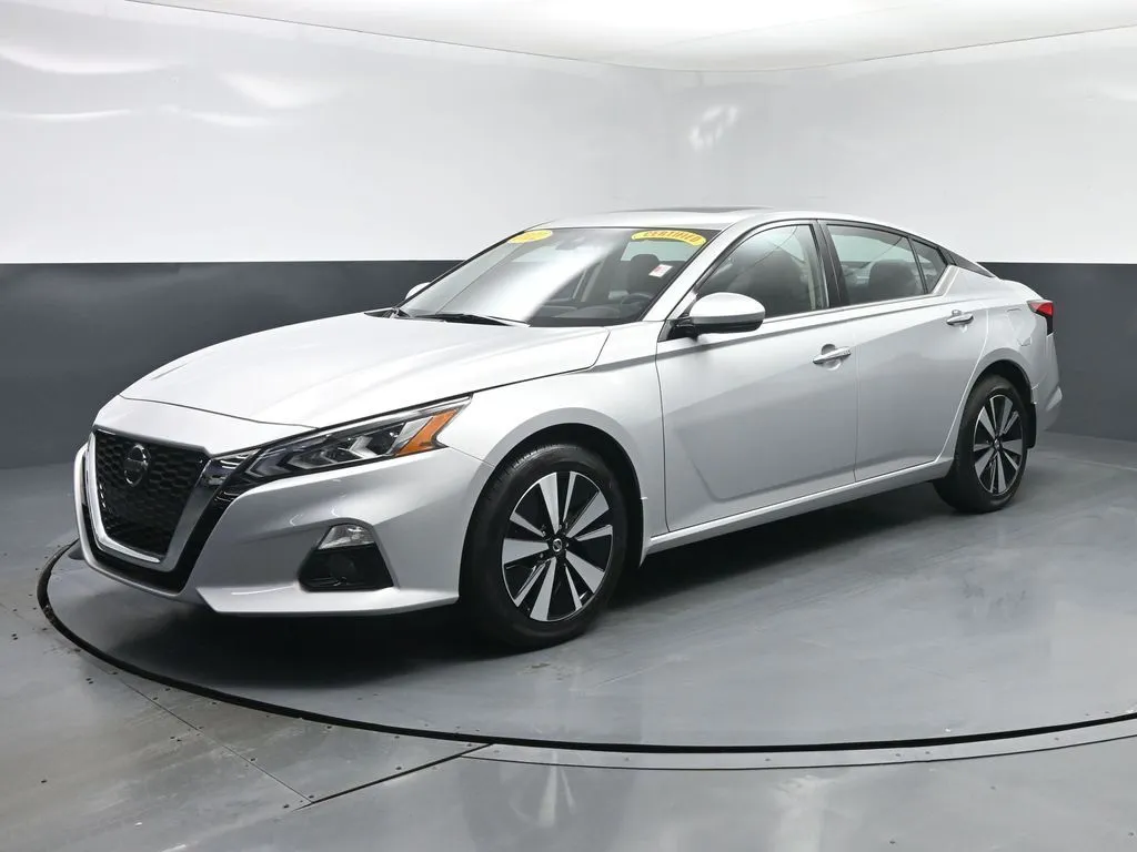 2022 Nissan Altima 2.5 SL for sale in Terre Haute, IN