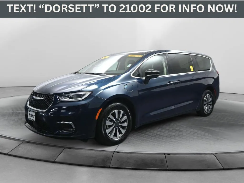 2024 Chrysler Pacifica Hybrid Select