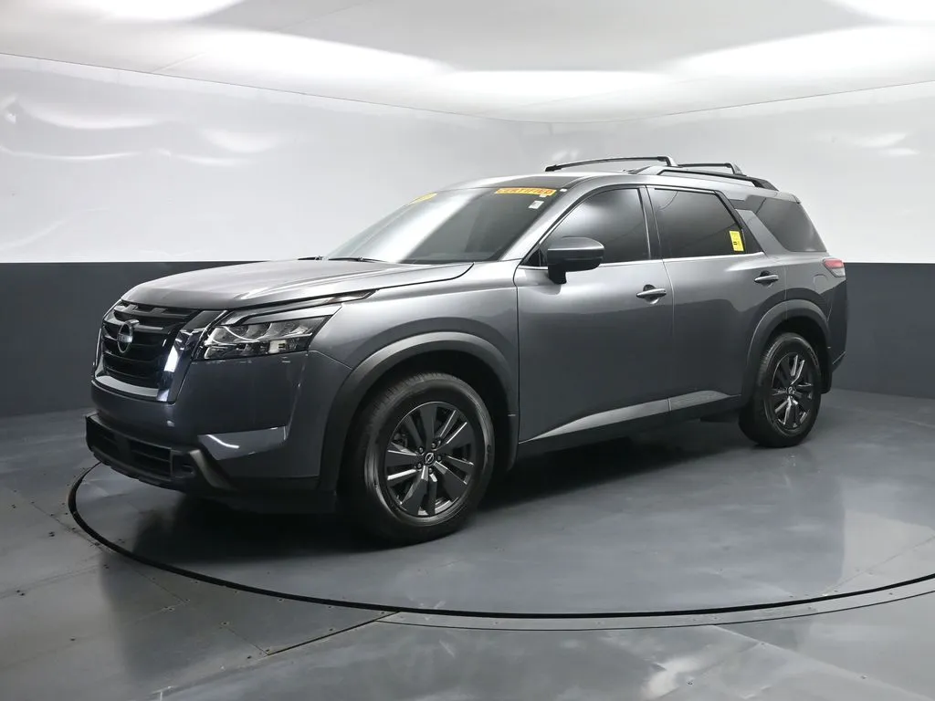 2022 Nissan Pathfinder SV for sale in Terre Haute, IN