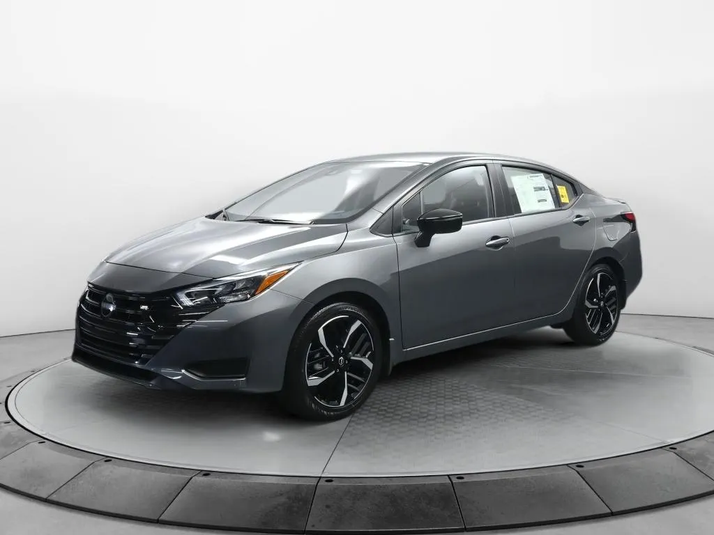 2025 Nissan Versa SR