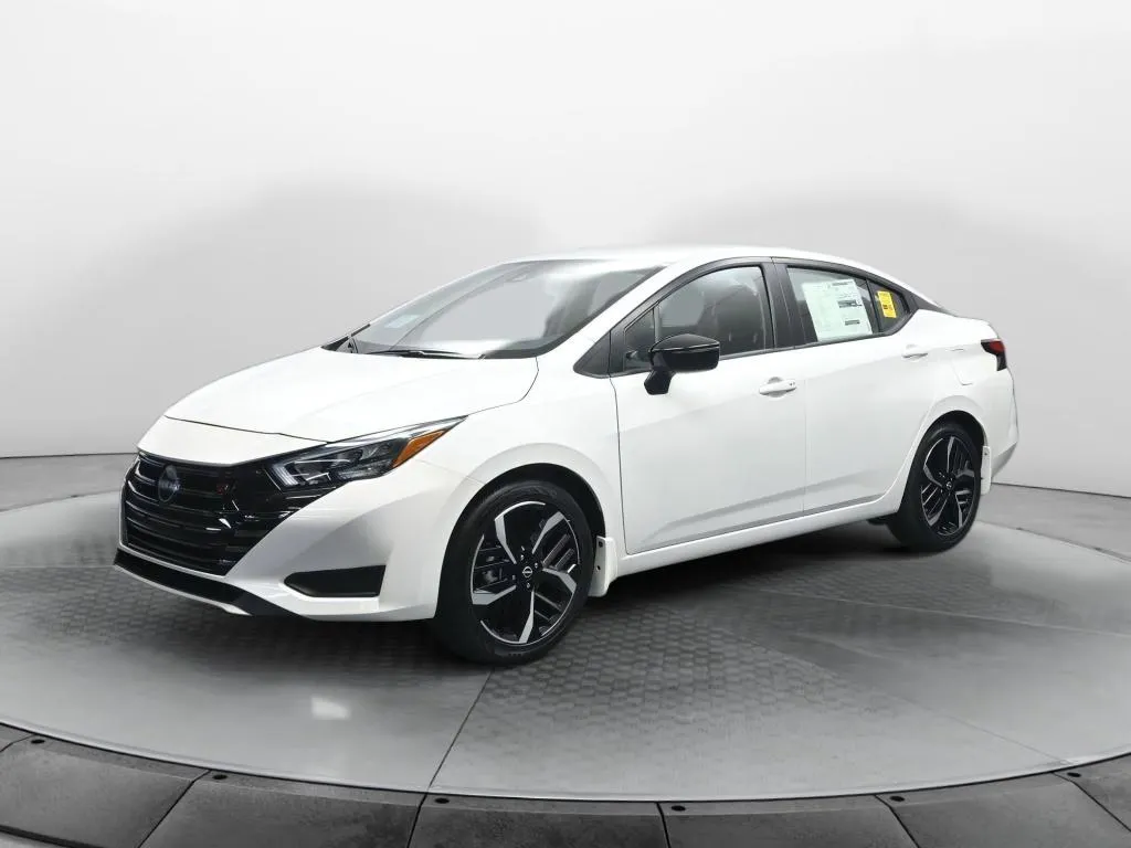 2025 Nissan Versa SR