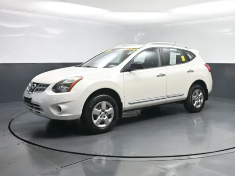 White 2014 Nissan Rogue Select S for sale in Terre Haute, IN