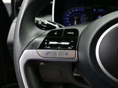 More photos of 2022 Hyundai Santa Cruz SEL at Dorsett Nissan, IN