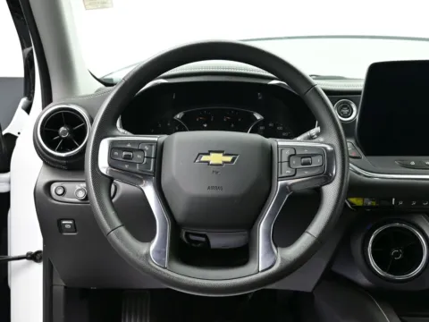 More photos of 2023 Chevrolet Blazer LT at Dorsett Nissan, IN