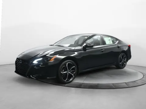 Black 2025 Nissan Altima SR for sale in Terre Haute, IN