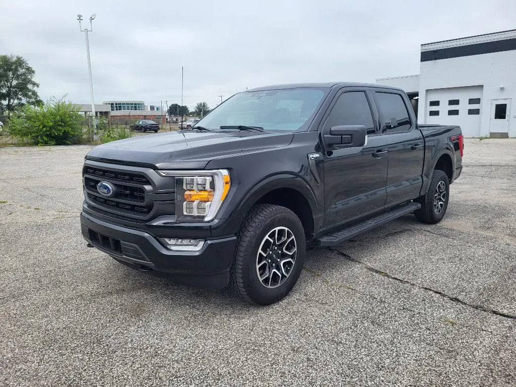 Black 2023 Ford F-150 XLT for sale in Terre Haute, IN