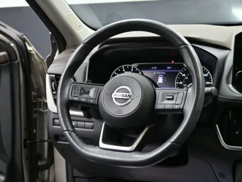 More photos of 2021 Nissan Rogue SL at Dorsett Nissan, IN