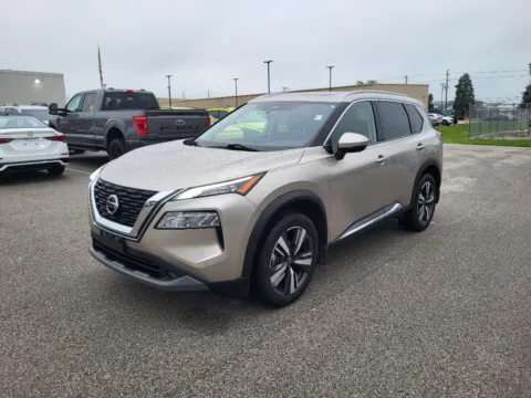 Silver 2021 Nissan Rogue SL for sale in Terre Haute, IN