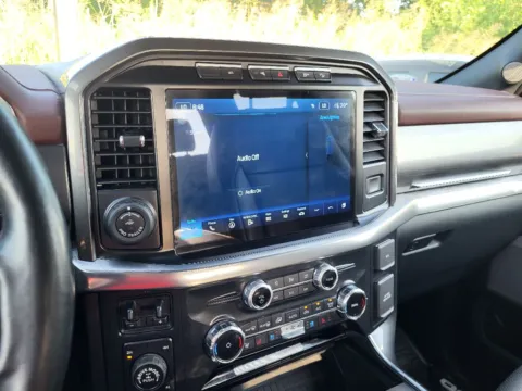 More photos of 2022 Ford F-150 LARIAT at Dorsett Nissan, IN