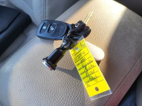 Photos of 2012 Hyundai Santa Fe Limited for sale in Terre Haute, IN at Dorsett Nissan