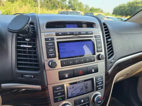 More photos of 2012 Hyundai Santa Fe Limited at Dorsett Nissan, IN