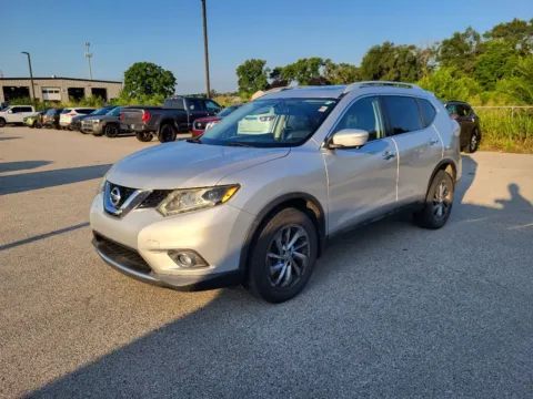 Silver 2015 Nissan Rogue SL for sale in Terre Haute, IN