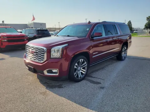Red 2018 GMC Yukon XL 1500 Denali for sale in Terre Haute, IN