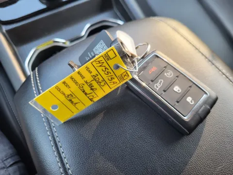 Photos of 2023 Jeep Grand Cherokee Limited for sale in Terre Haute, IN at Dorsett Nissan