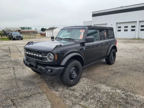 Black 2023 Ford Bronco Advanced Black Diamond for sale in Terre Haute, IN