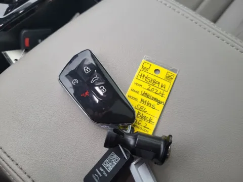 Photos of 2024 Volkswagen Atlas 2.0T SEL for sale in Terre Haute, IN at Dorsett Nissan