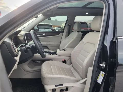 More photos of 2024 Volkswagen Atlas 2.0T SEL at Dorsett Nissan, IN