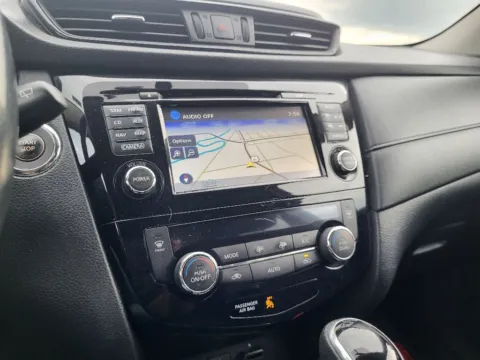 More photos of 2017 Nissan Rogue SV at Dorsett Nissan, IN