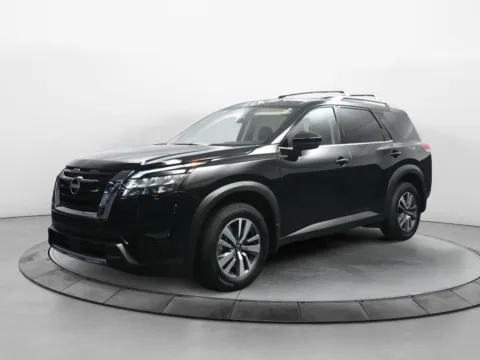 Black 2025 Nissan Pathfinder SL for sale in Terre Haute, IN