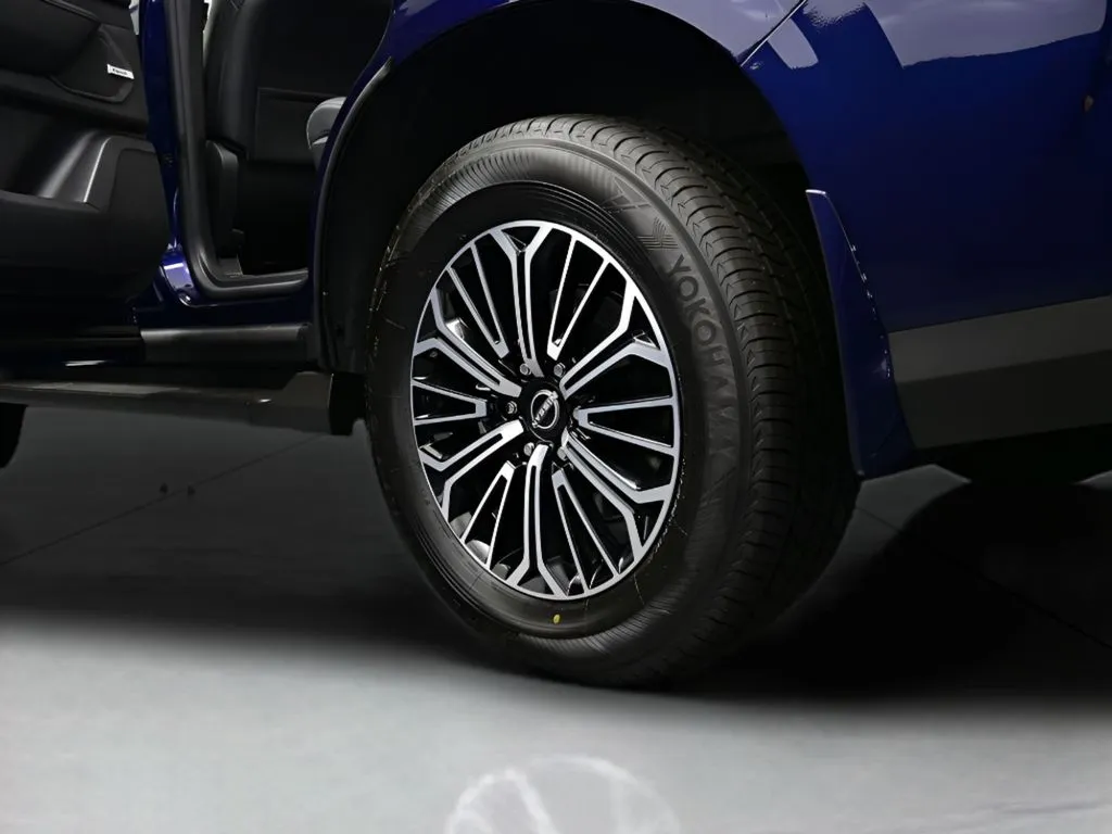 2025 Nissan Armada SL - Photo 23