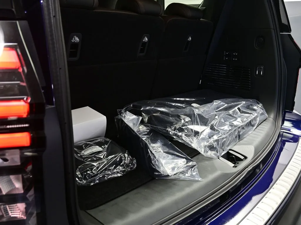 2025 Nissan Armada SL - Photo 19