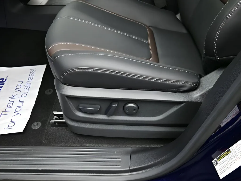 2025 Nissan Armada SL - Photo 14