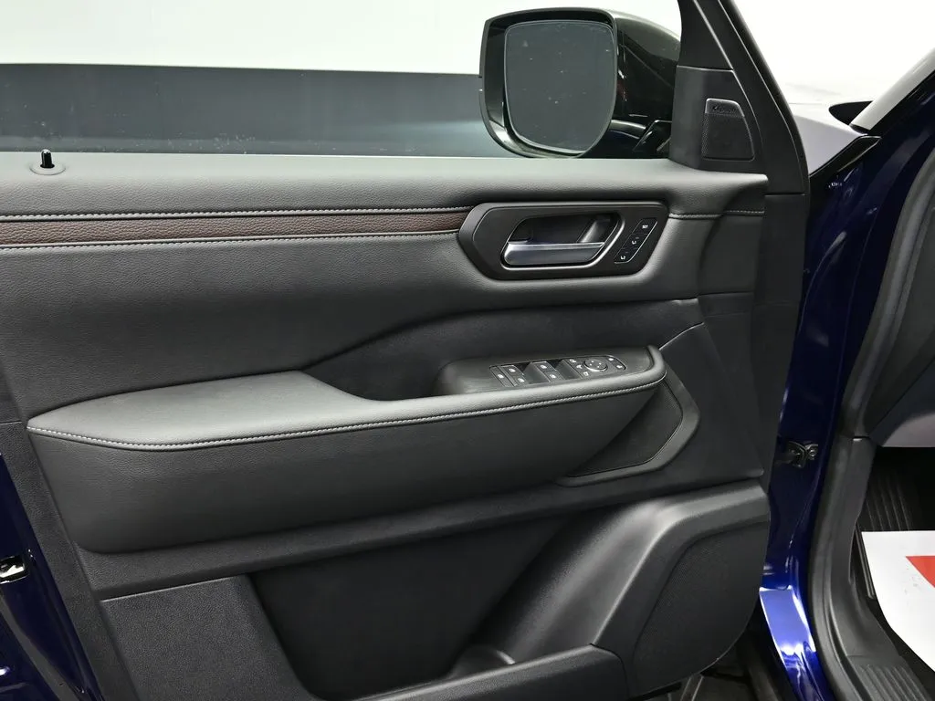 2025 Nissan Armada SL - Photo 12