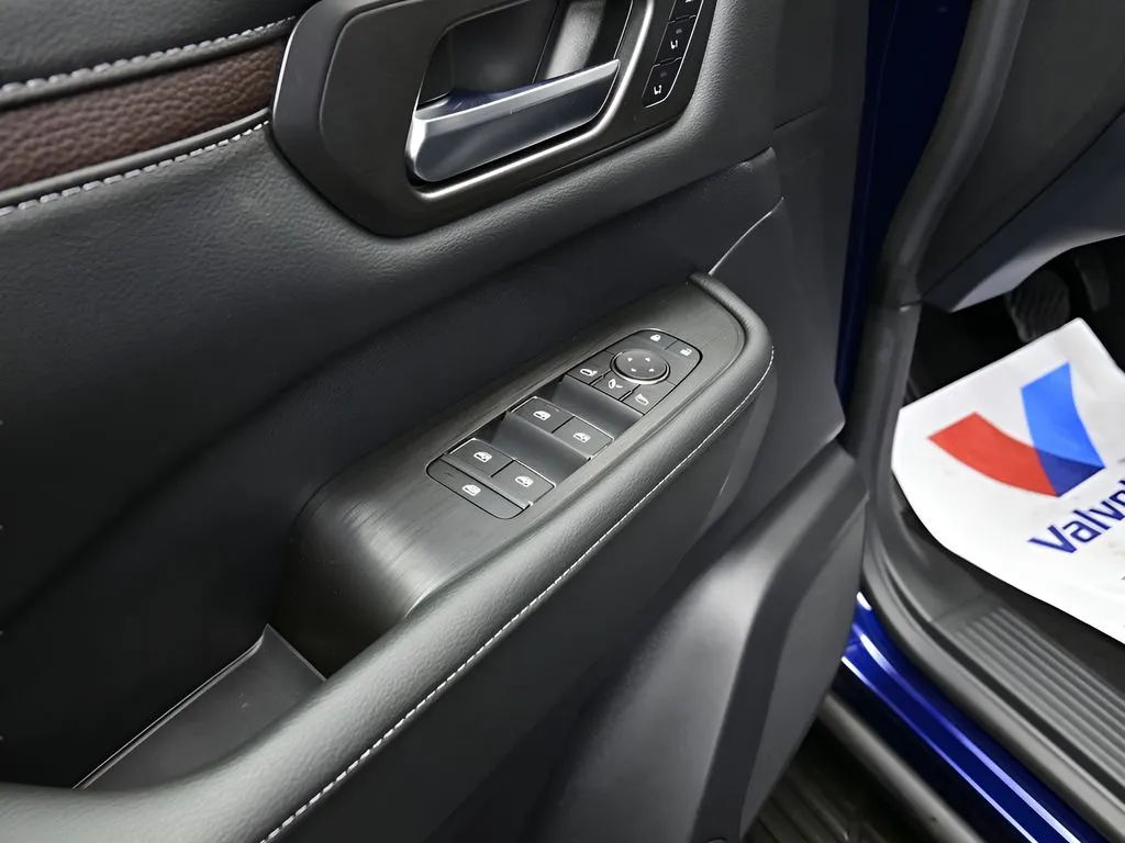 2025 Nissan Armada SL - Photo 13