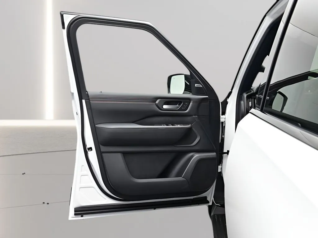2025 Nissan Armada PRO-4X - Photo 10