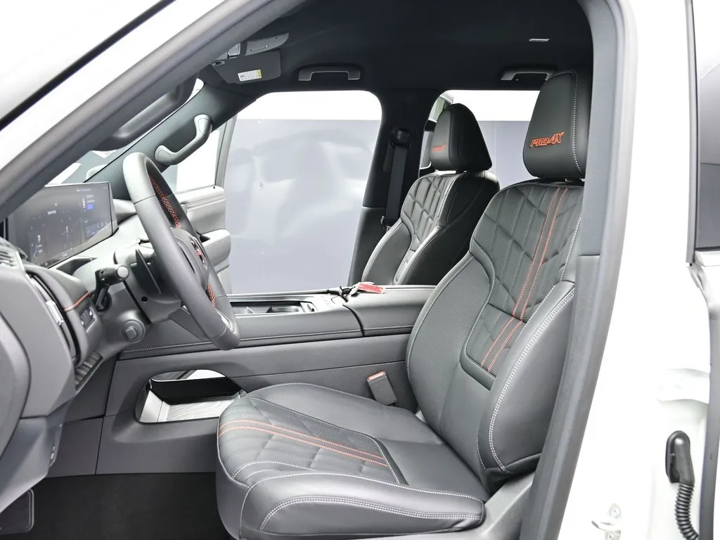 2025 Nissan Armada PRO-4X - Photo 15
